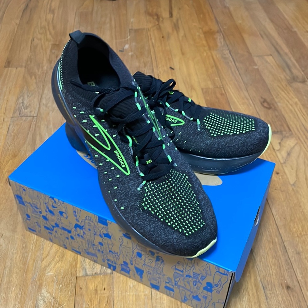 Men’s Brooks Glycerin StealthFit 20 shoes -size 13 (medium/ D width) -Brand new!